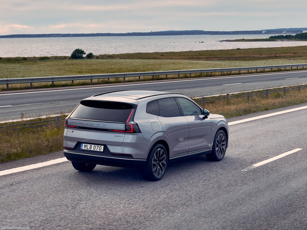 Volvo-XC70_CN-Version-2026-1280-dd14e3e6f947a51bb80bc7cbc0c94d7960