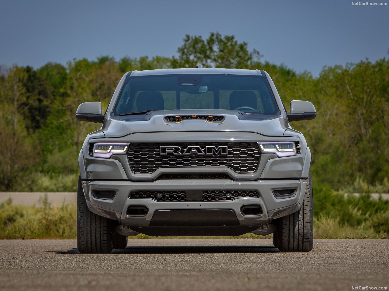 Ram-1500_Rumble_Bee-2027-1280-e8039064691a28880286a178c0d7882f4b