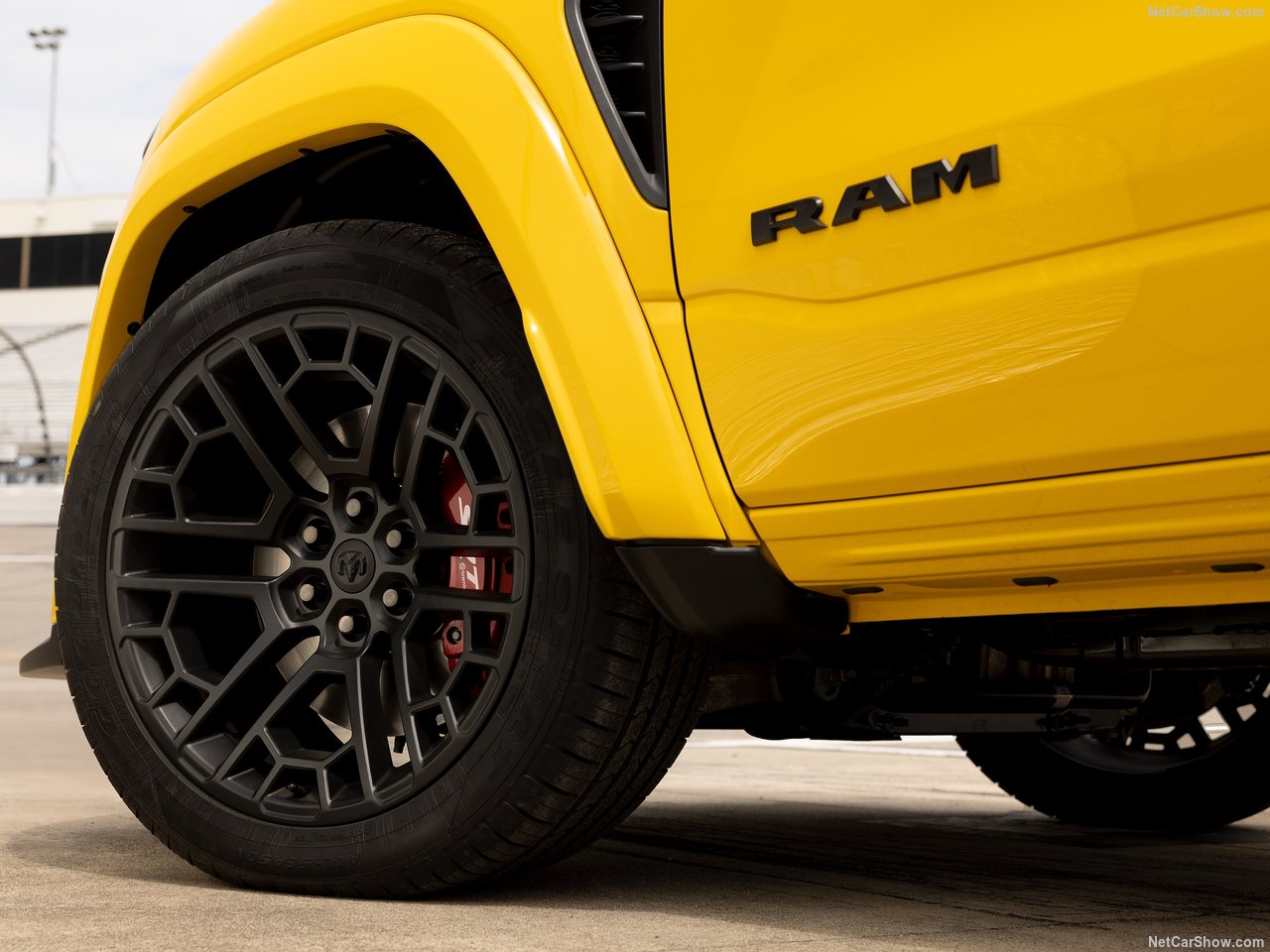 Ram-1500_Rumble_Bee_SRT-2027-1280-b25c4ac494d863da5d76700961434c29fc