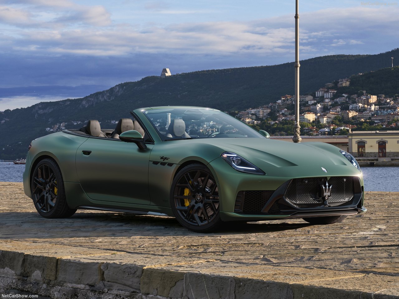 Maserati-GranCabrio-2027-1280-52bb2b9a3904c37ef0178241307fda1156